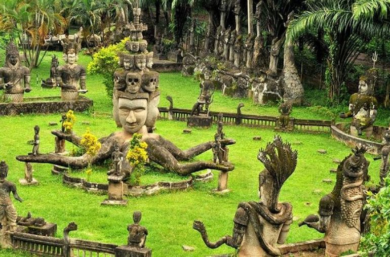 full-day-vientiane-sightseeing-trip-with-buddha-park-visit-in-vientiane-286594